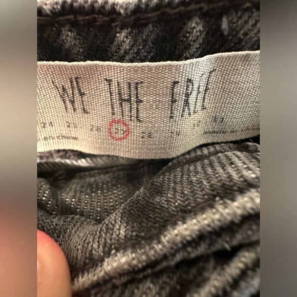 WE THE FREE PEOPLE Blk Rugged Aline Denim Button Fly Raw Hem Mini Jean Skirt 27 - Picture 3 of 11